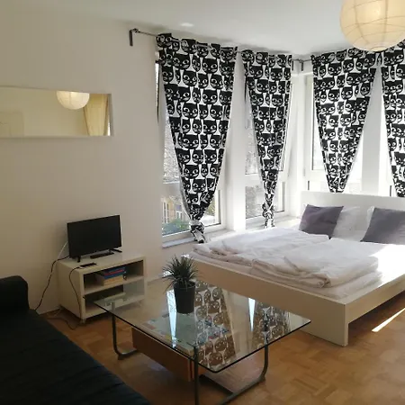 Holiday Near Central Station Apartment