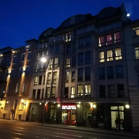 Holiday Near Central Station Apartment